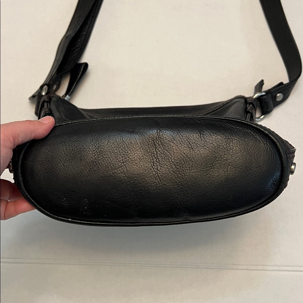 VINTAGE FOSSIL MADDOX BLACK PEBBLED LEATHER BUCKET BAG ZIP CLOSURE CROSSBODY - Picture 5 of 16